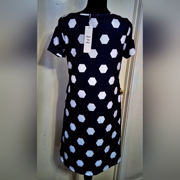 Beyond this plane - Picture 2 of 5